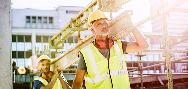 What are the major risks for the engineering and construction sector?